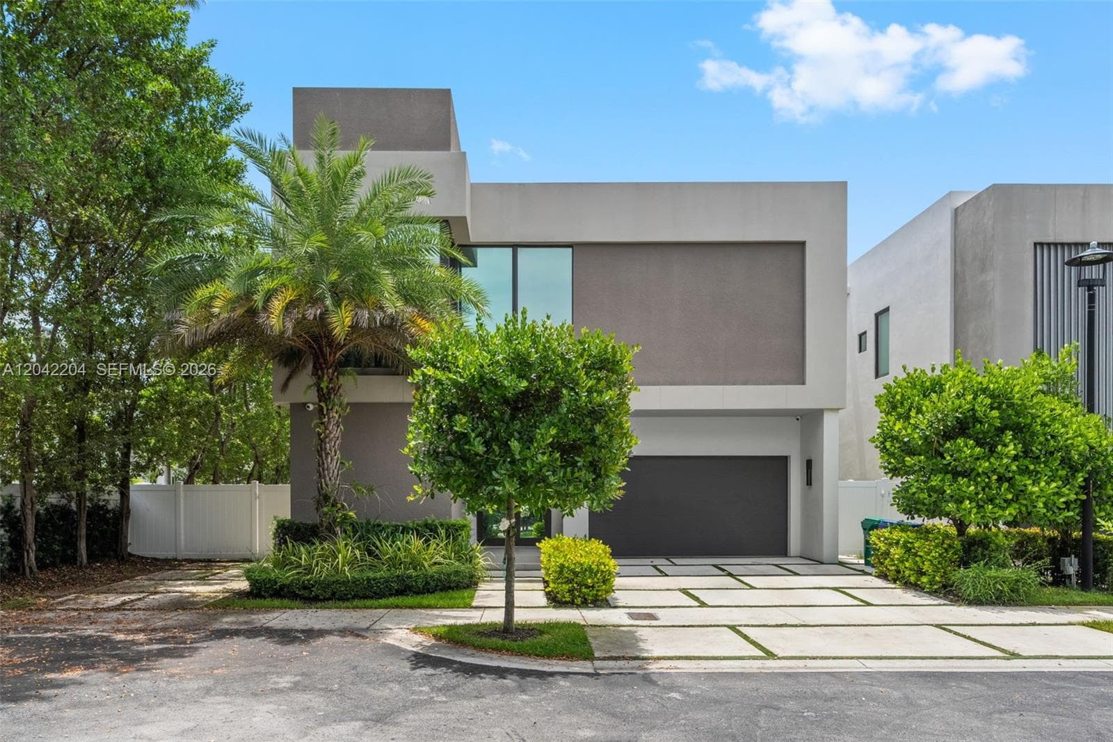 6814 NW 104th Ct, Doral, FL 33178 — zdjęcie 2