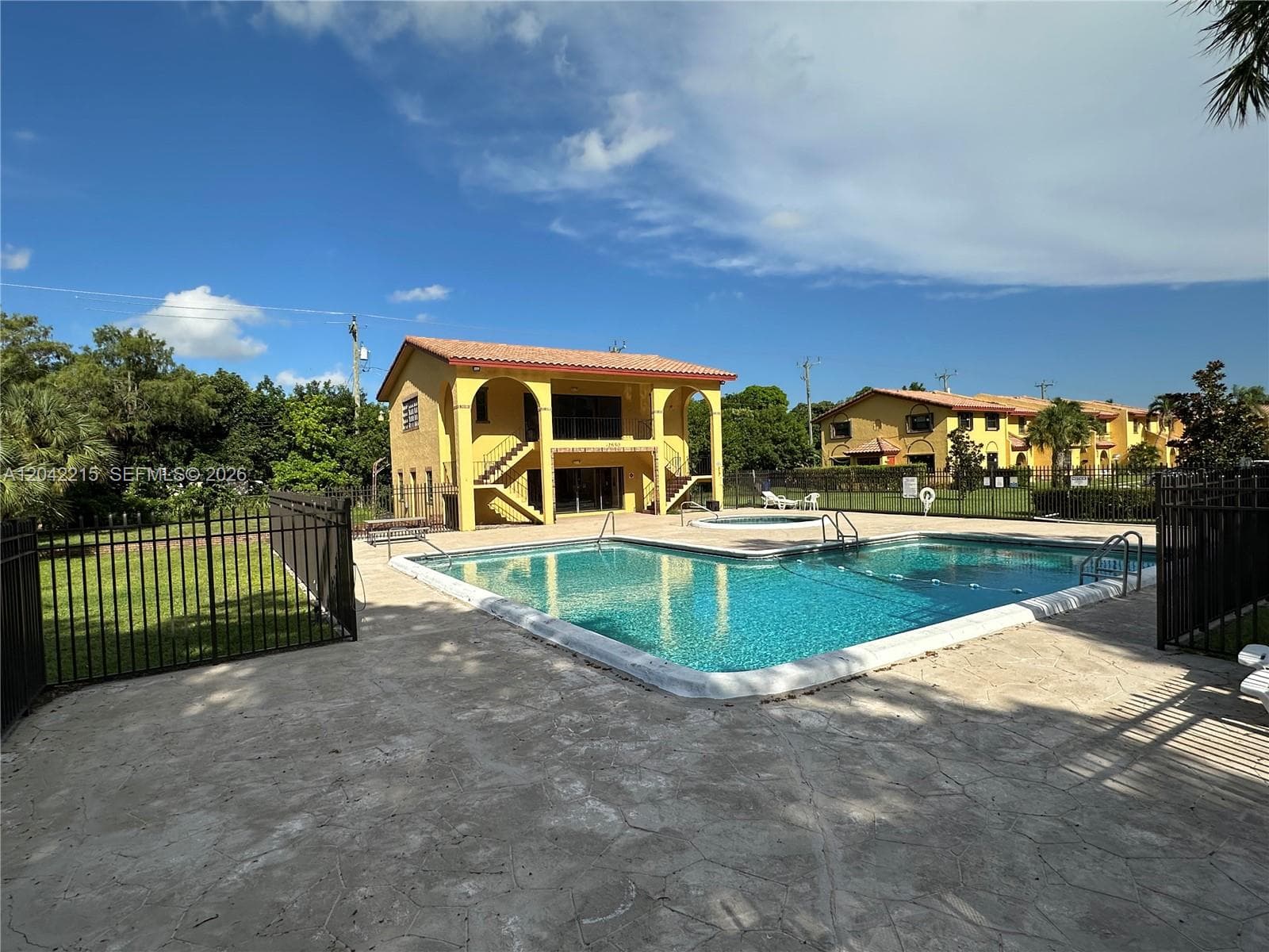 2700 NW 47th Ter # 1001, Lauderdale Lakes, FL 33313 — zdjęcie 2