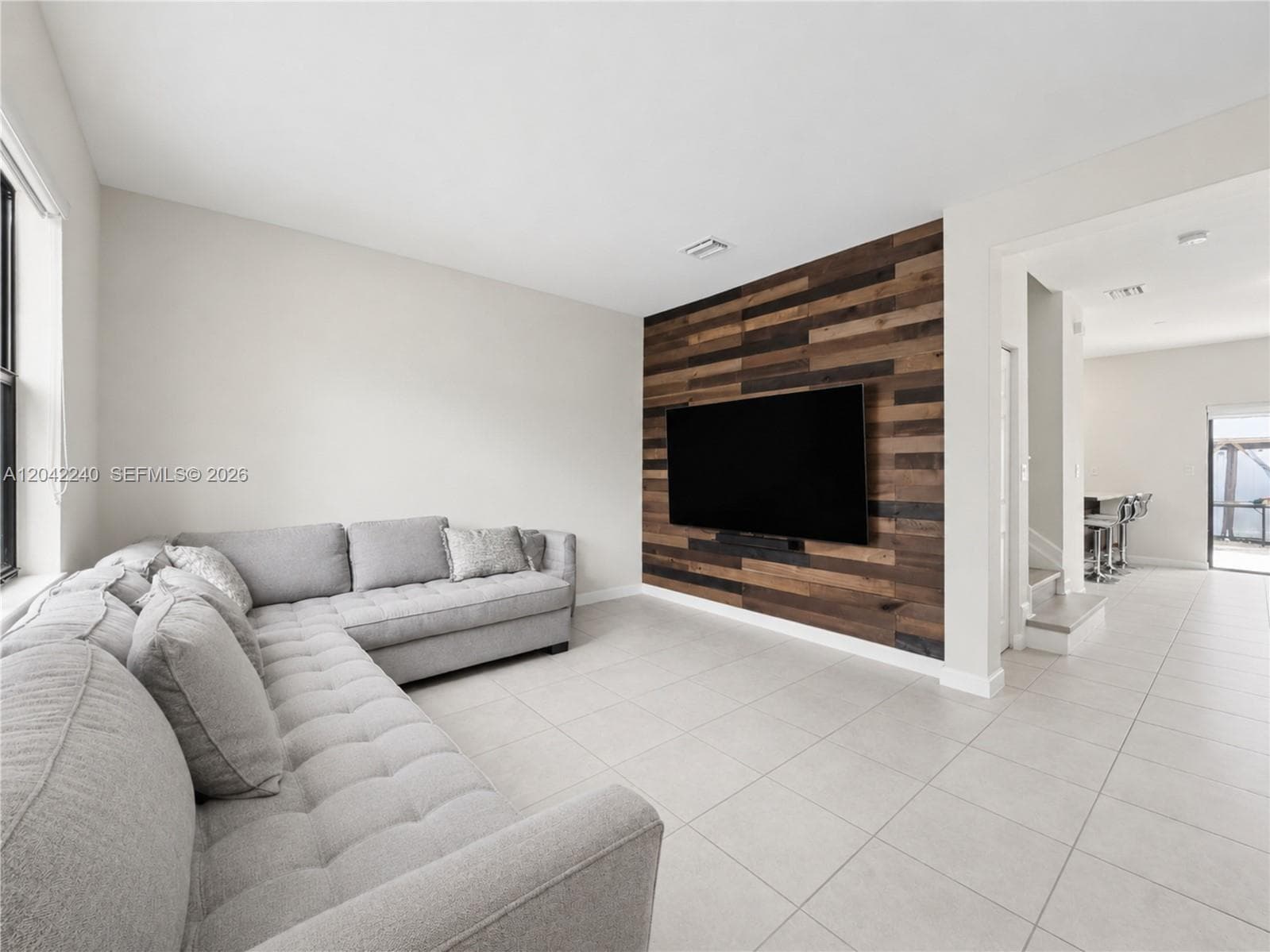 10604 W 33rd Ln, Hialeah, FL 33018 — zdjęcie 4
