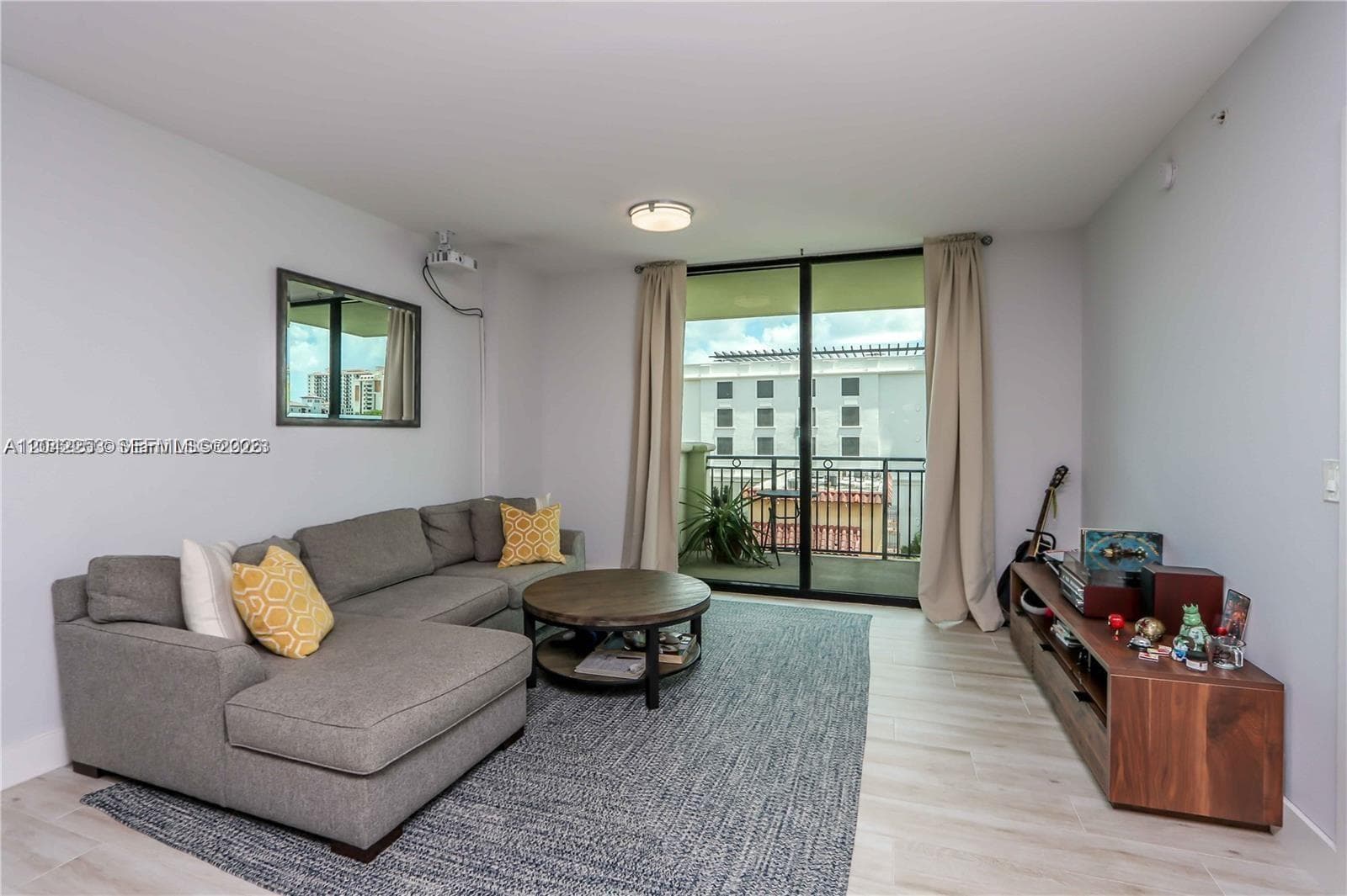 1300 Ponce De Leon Blvd # 500, Coral Gables, FL 33134 — zdjęcie 3