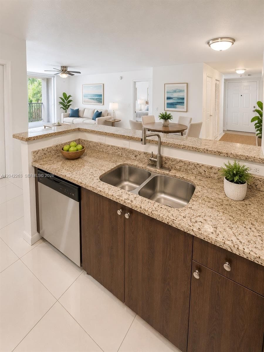 11177 SW 8th St # 208, Pembroke Pines, FL 33025 — zdjęcie 3