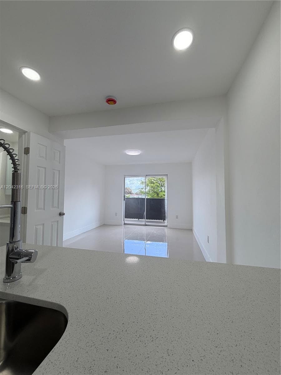 1551 W Okeechobee Rd # 9, Hialeah, FL 33010 — zdjęcie 3