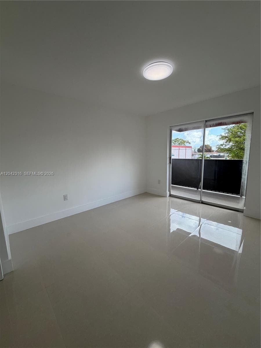 1551 W Okeechobee Rd # 9, Hialeah, FL 33010 — zdjęcie 5