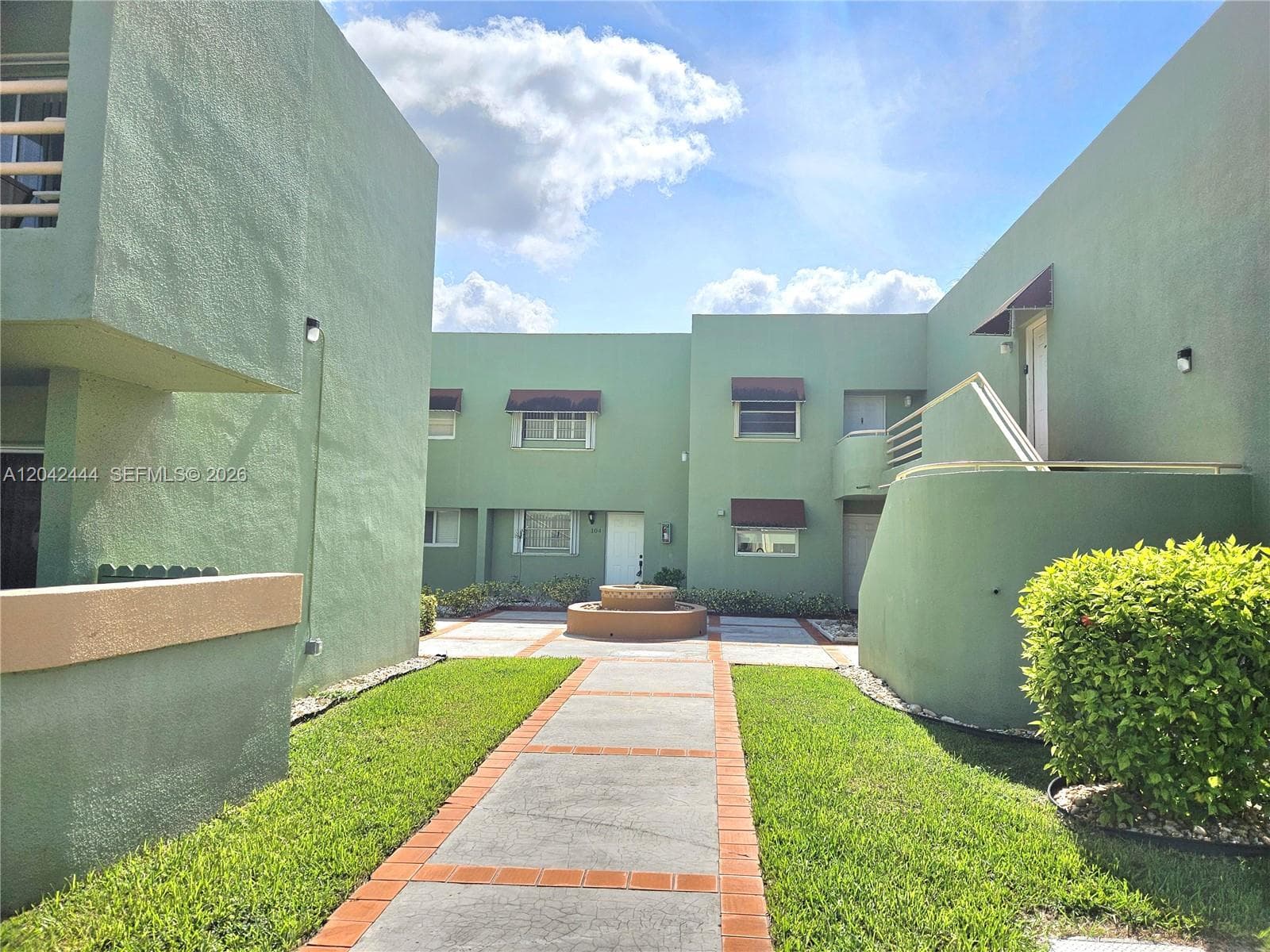 11071 NW 7th St # 104-15, Miami, FL 33172 — zdjęcie 2
