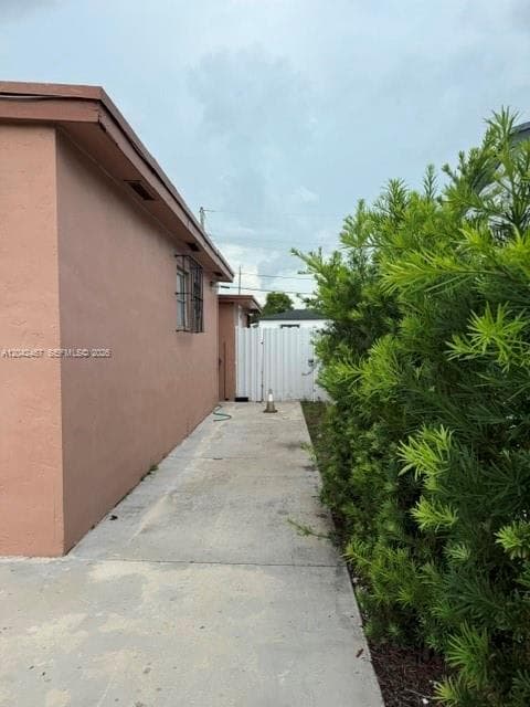 397 W 57th St # 3, Hialeah, FL 33012 — zdjęcie 2
