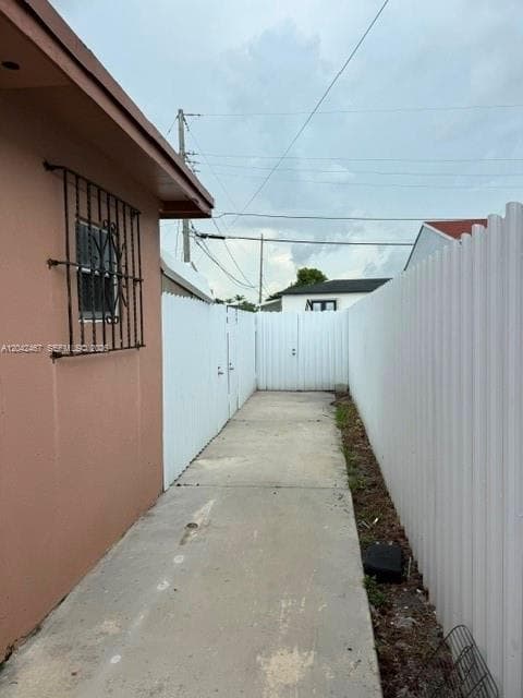 397 W 57th St # 3, Hialeah, FL 33012 — zdjęcie 3