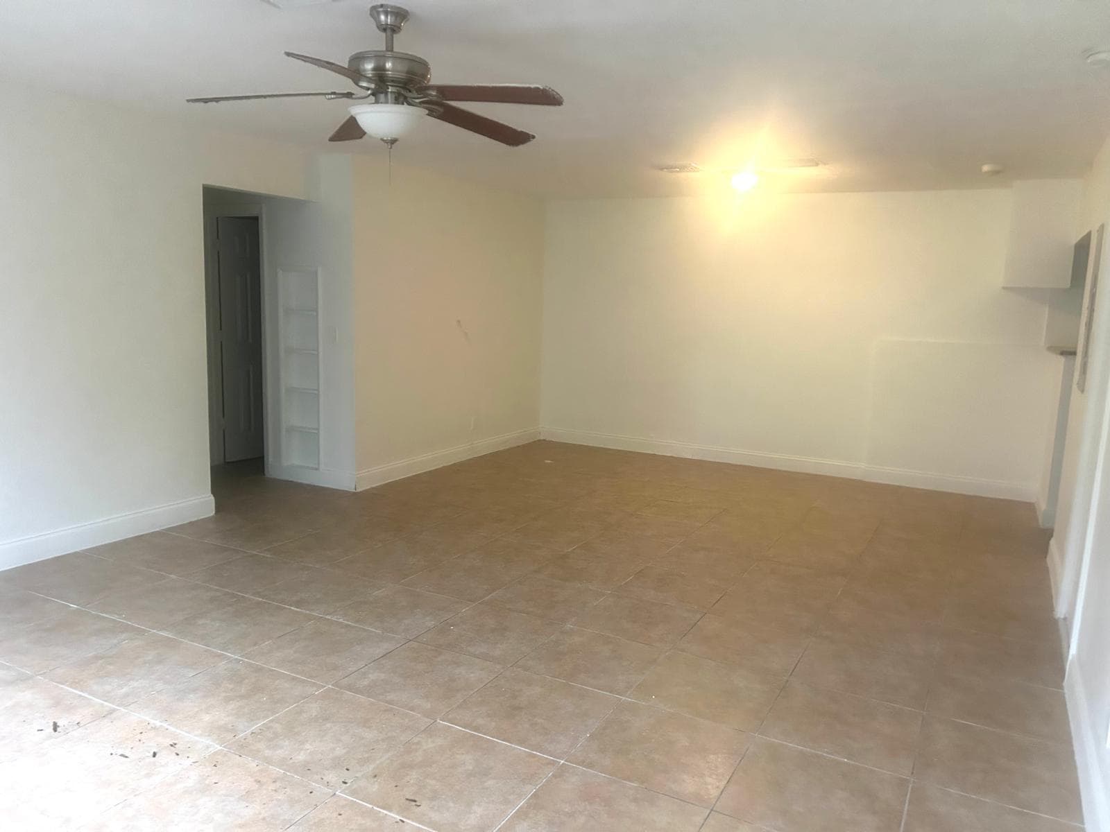 1067 Iroquois Avenue, Fort Lauderdale, FL 33312 — zdjęcie 3