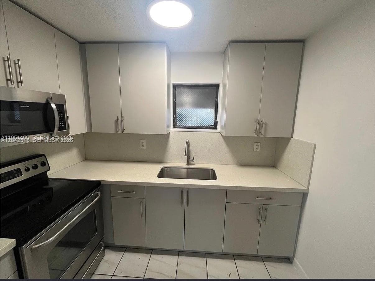 1717 NW 16th St, Miami, FL 33125 — zdjęcie 3