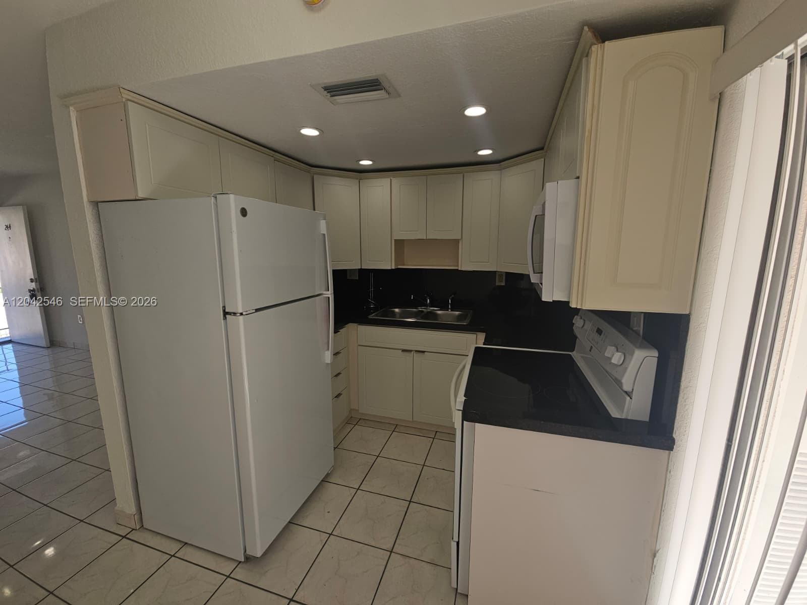 1560 W 46th St # 244, Hialeah, FL 33012 — zdjęcie 4
