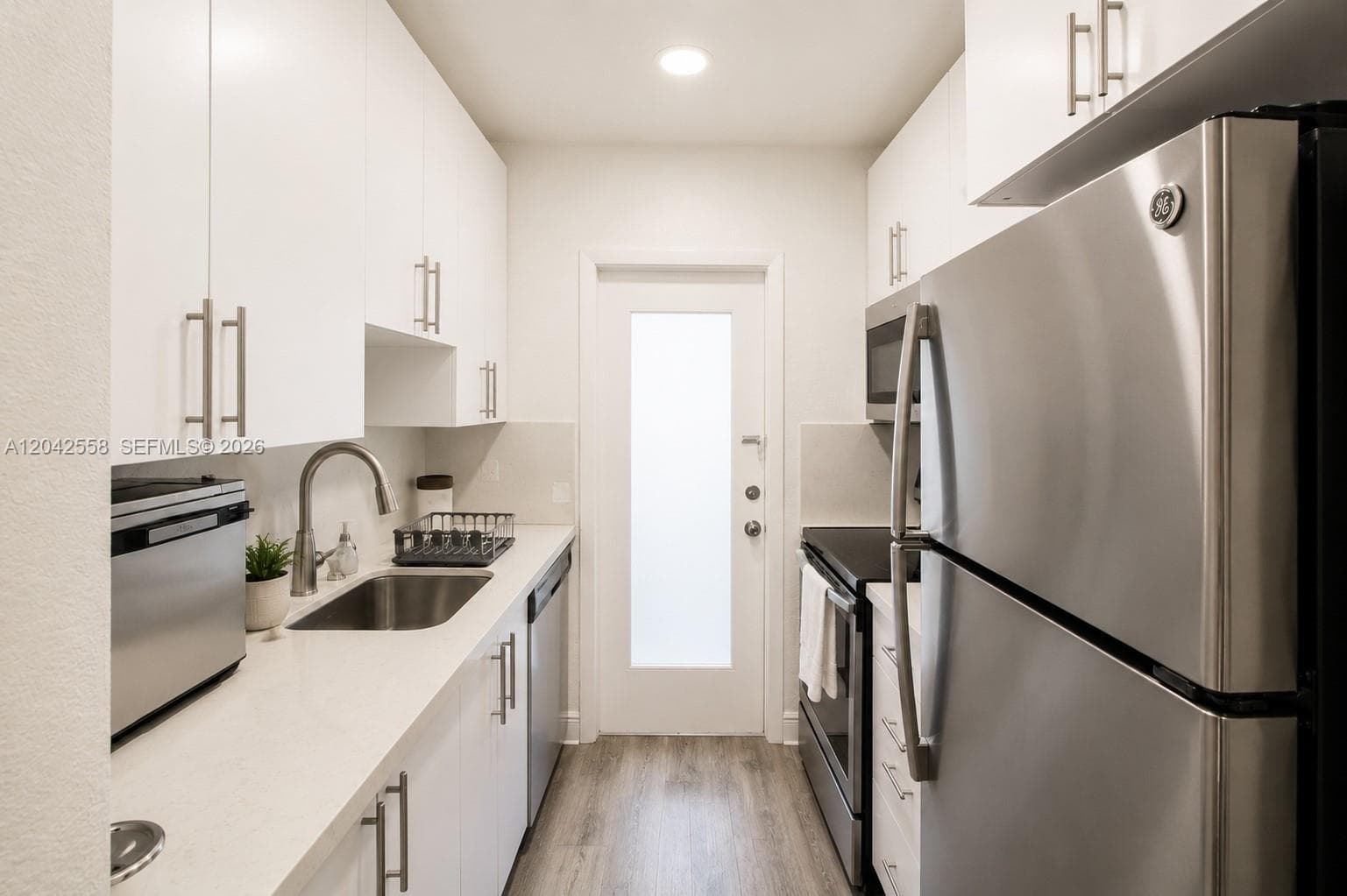35 Edgewater Dr # 107, Coral Gables, FL 33133 — zdjęcie 3