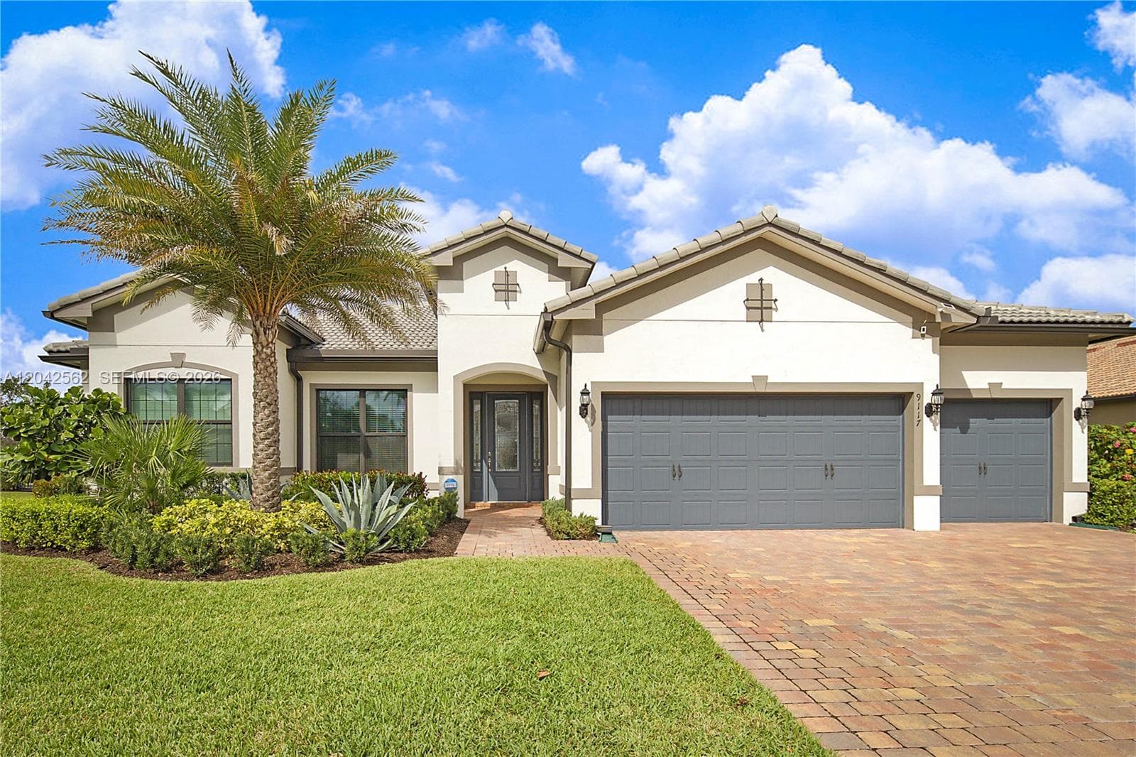 9117 Balsamo Dr, Palm Beach Gardens, FL 33412 — zdjęcie 2