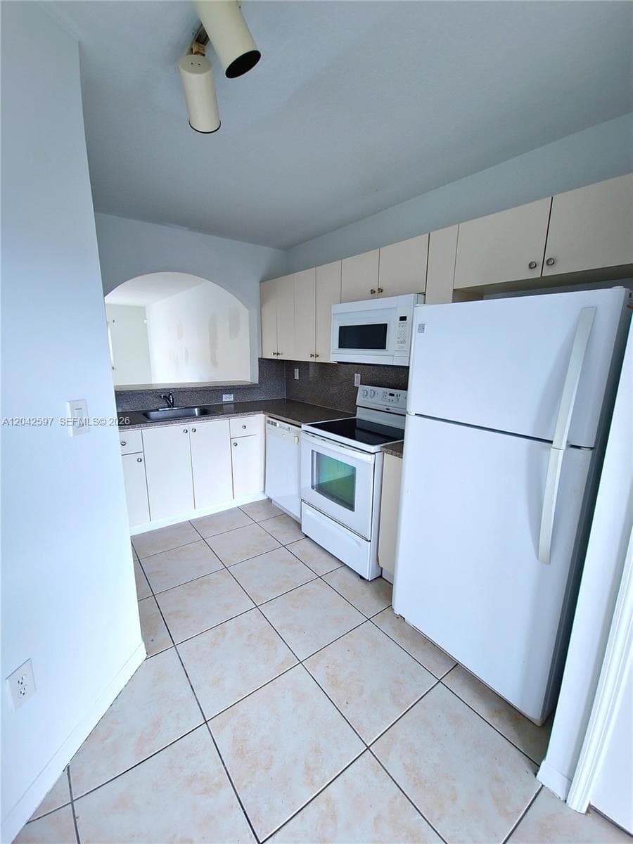 940 NE 33rd Ter # 102, Homestead, FL 33033 — zdjęcie 5