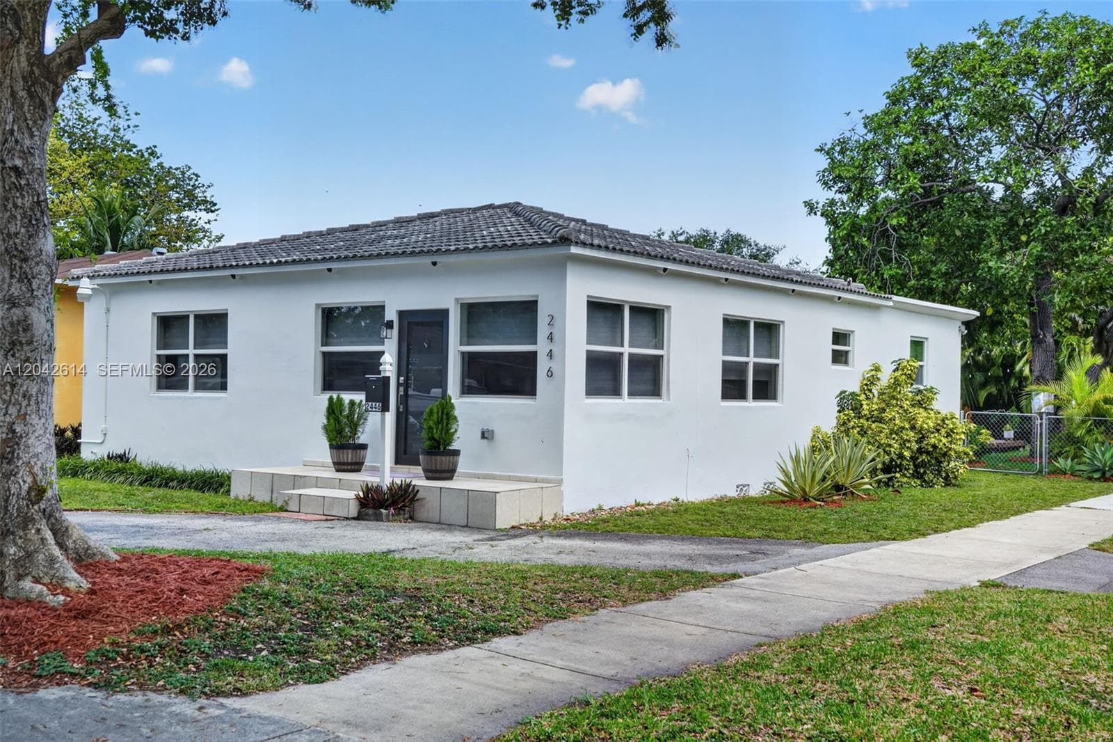 2446 Mckinley St, Hollywood, FL 33020