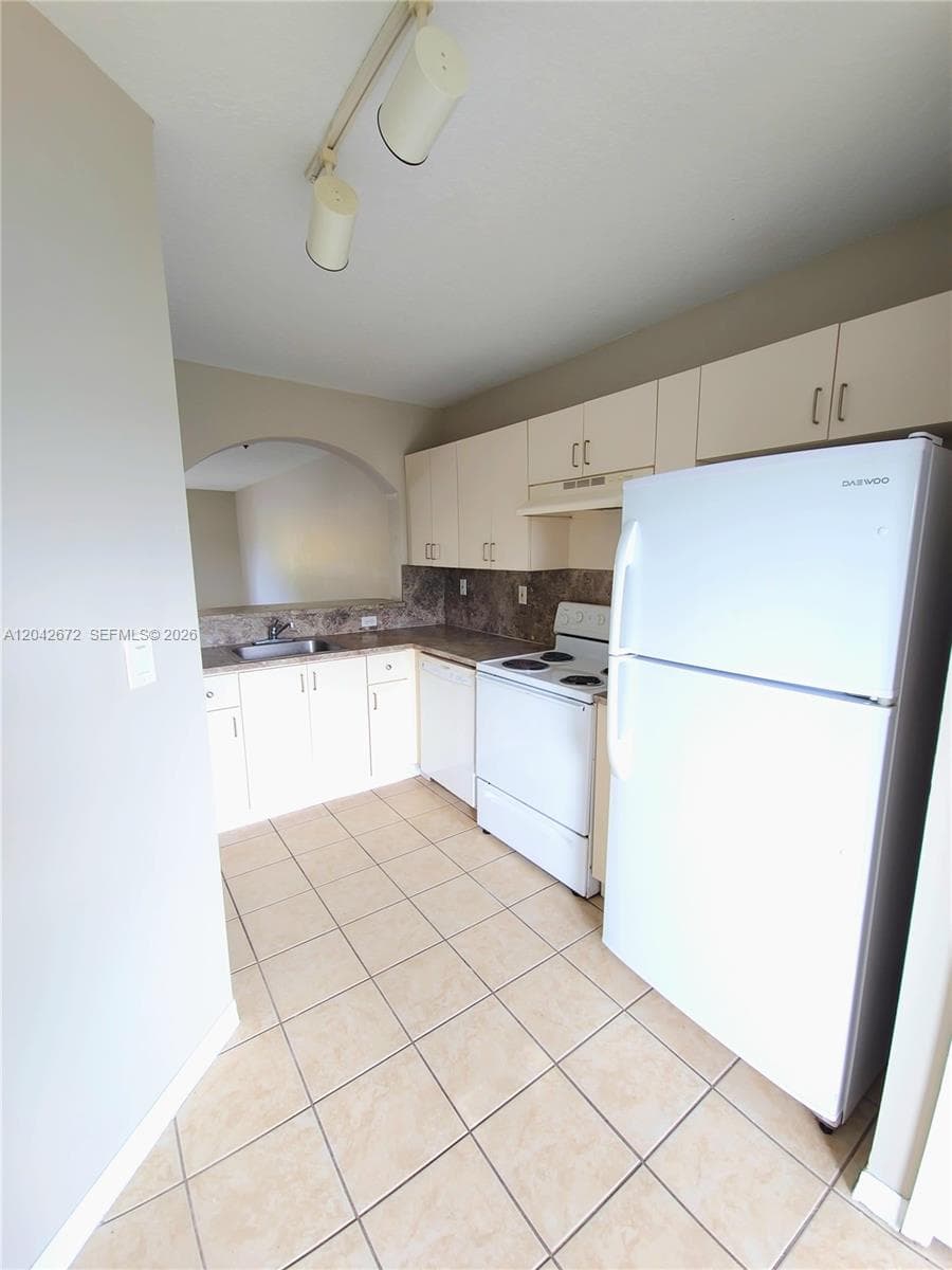 990 NE 33rd Ter # 102, Homestead, FL 33033 — zdjęcie 5