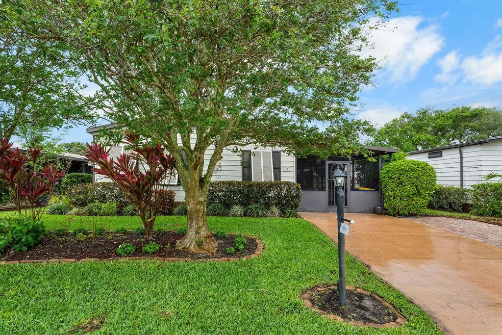 7894 SE Saratoga Drive E, Hobe Sound, FL 33455 — zdjęcie 2