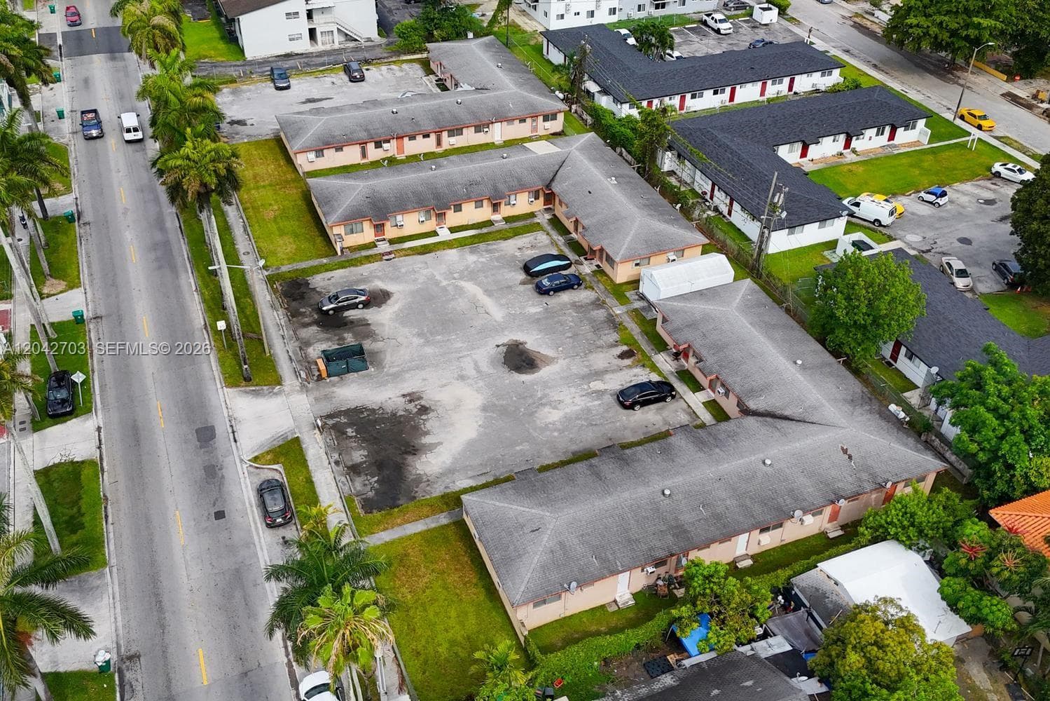 1915 NW 28th St, Miami, FL 33142 — zdjęcie 2