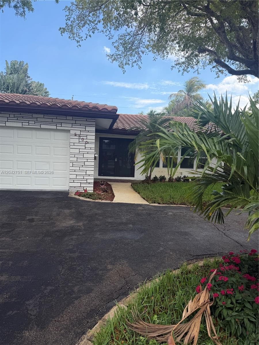 5300 Adams St, Hollywood, FL 33021 — zdjęcie 2