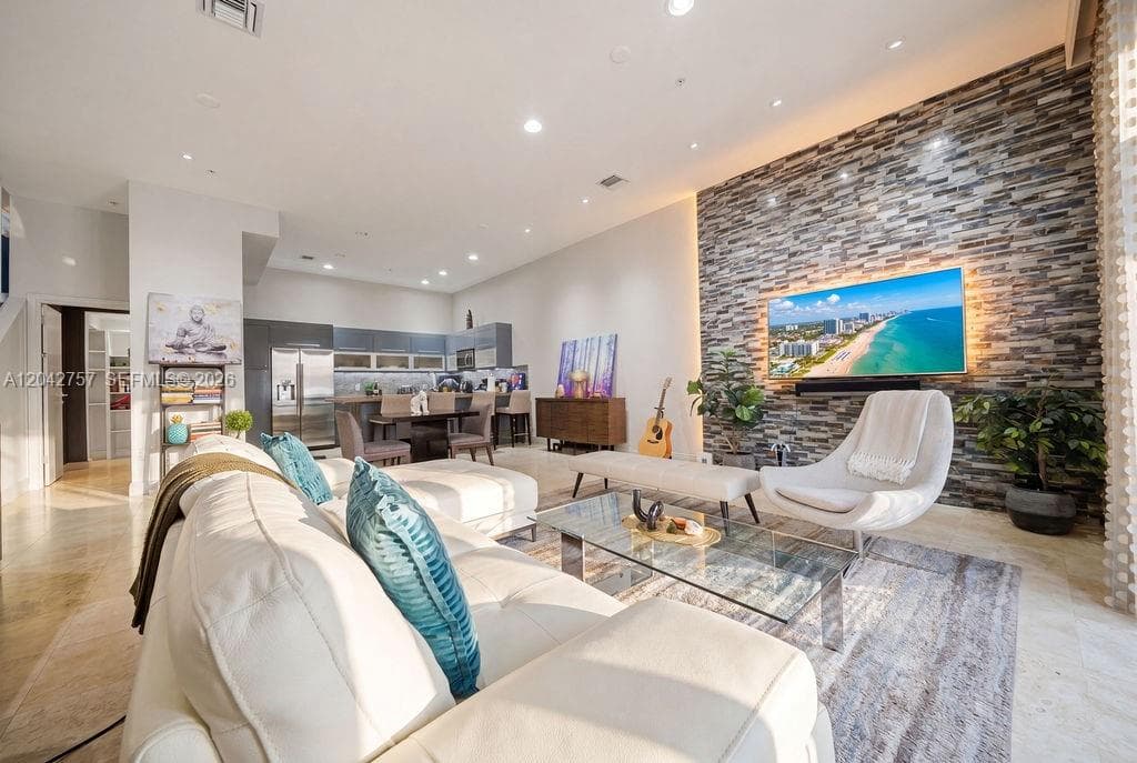 710 NE 3rd Ave, Fort Lauderdale, FL 33304 — zdjęcie 2