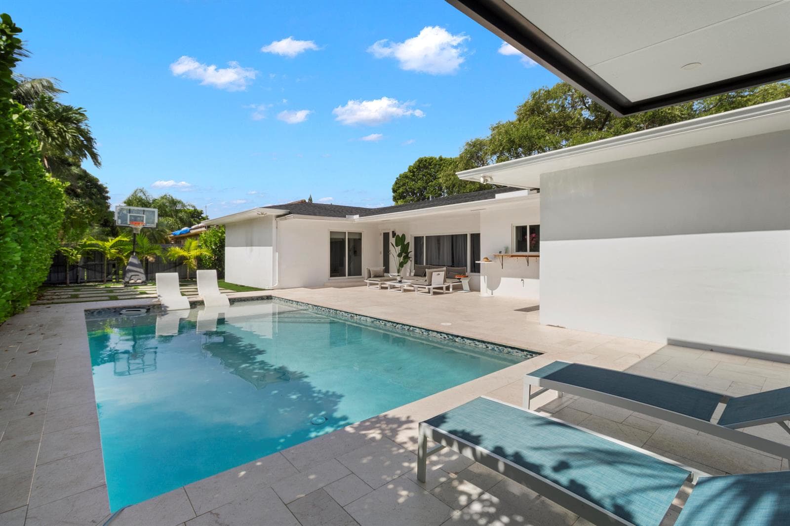 21303 NE 18th Place, Miami, FL 33179 — zdjęcie 2