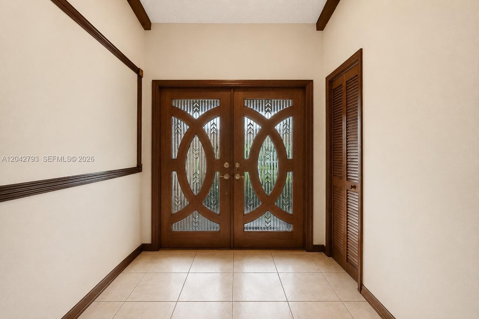 7365 N Augusta Dr, Hialeah, FL 33015 — zdjęcie 3