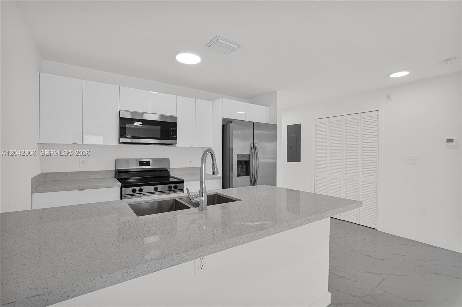 2729 NW 44 St # 2729, Miami, FL 33142 — zdjęcie 4