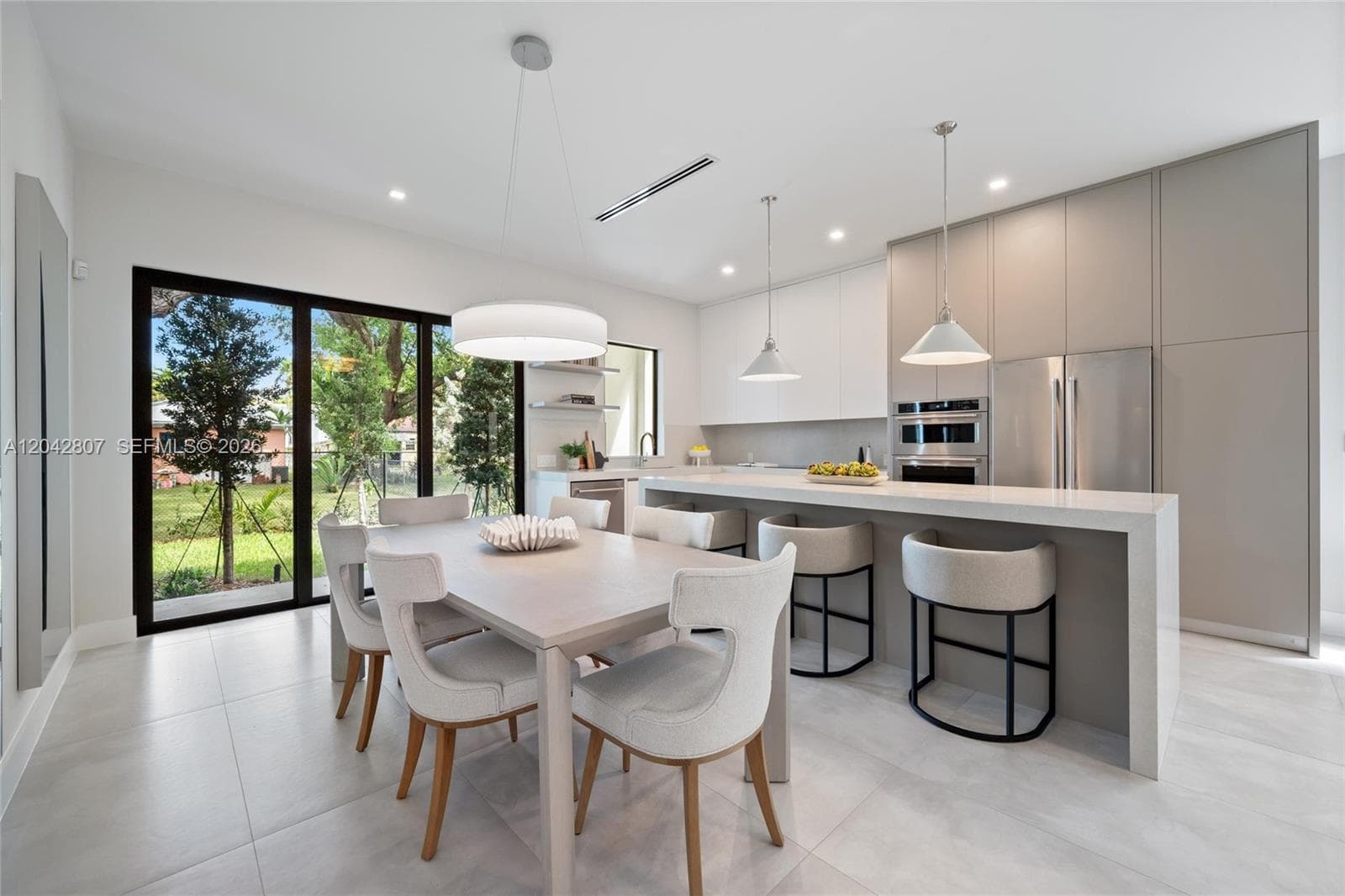 2747 SW 23rd Ter, Miami, FL 33145 — zdjęcie 3