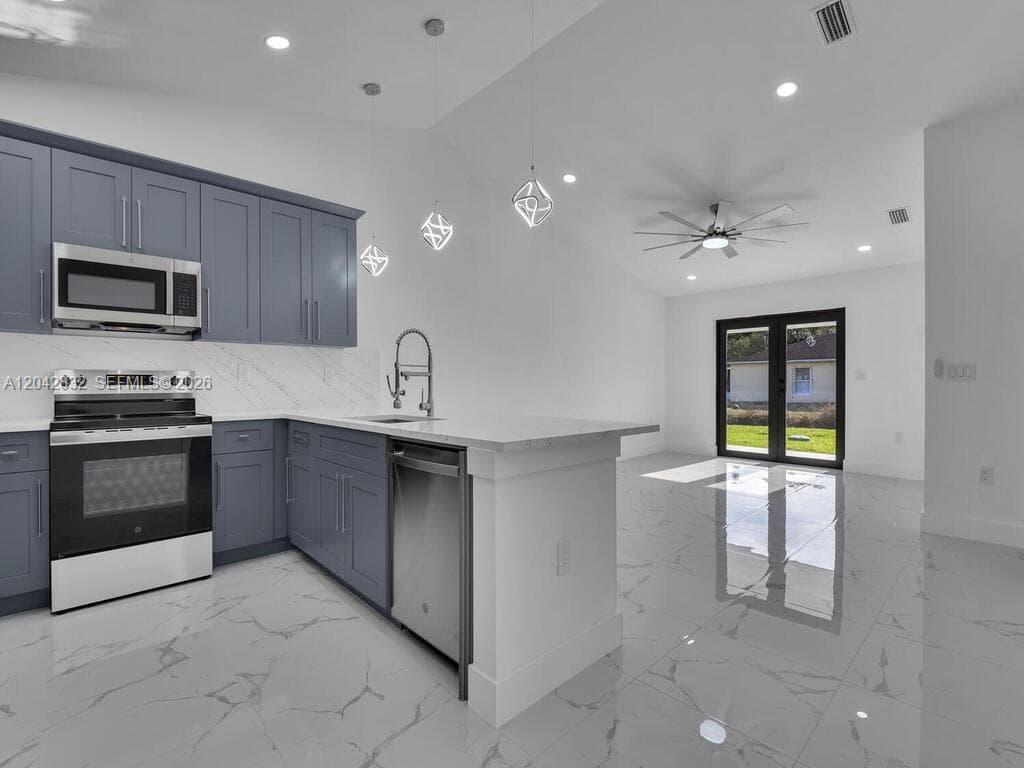 5117 24th St SW, Lehigh Acres, FL 33973 — zdjęcie 5