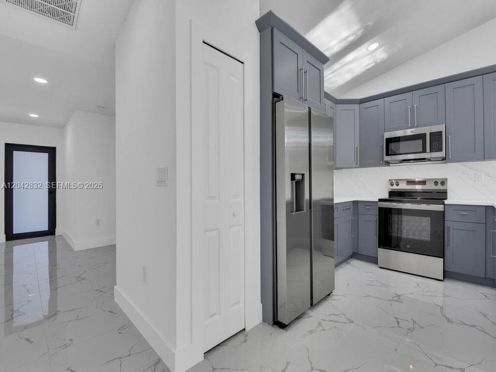 5117 24th St SW, Lehigh Acres, FL 33973 — zdjęcie 4