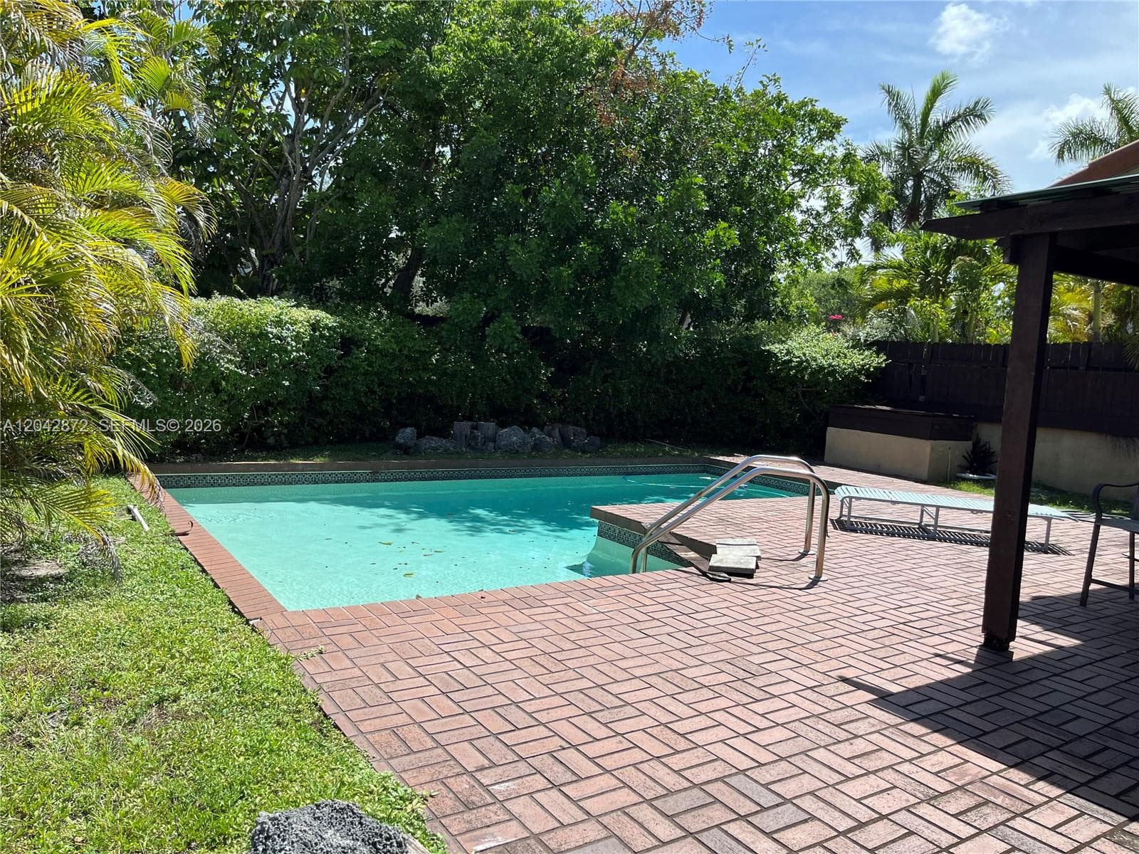 1020 NE 202nd Ter, Miami, FL 33179 — zdjęcie 2