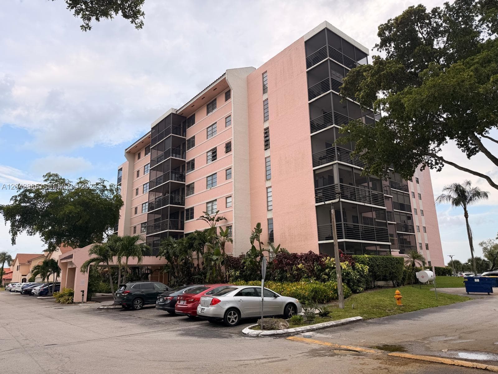 20840 San Simeon Way # 308, Miami, FL 33179