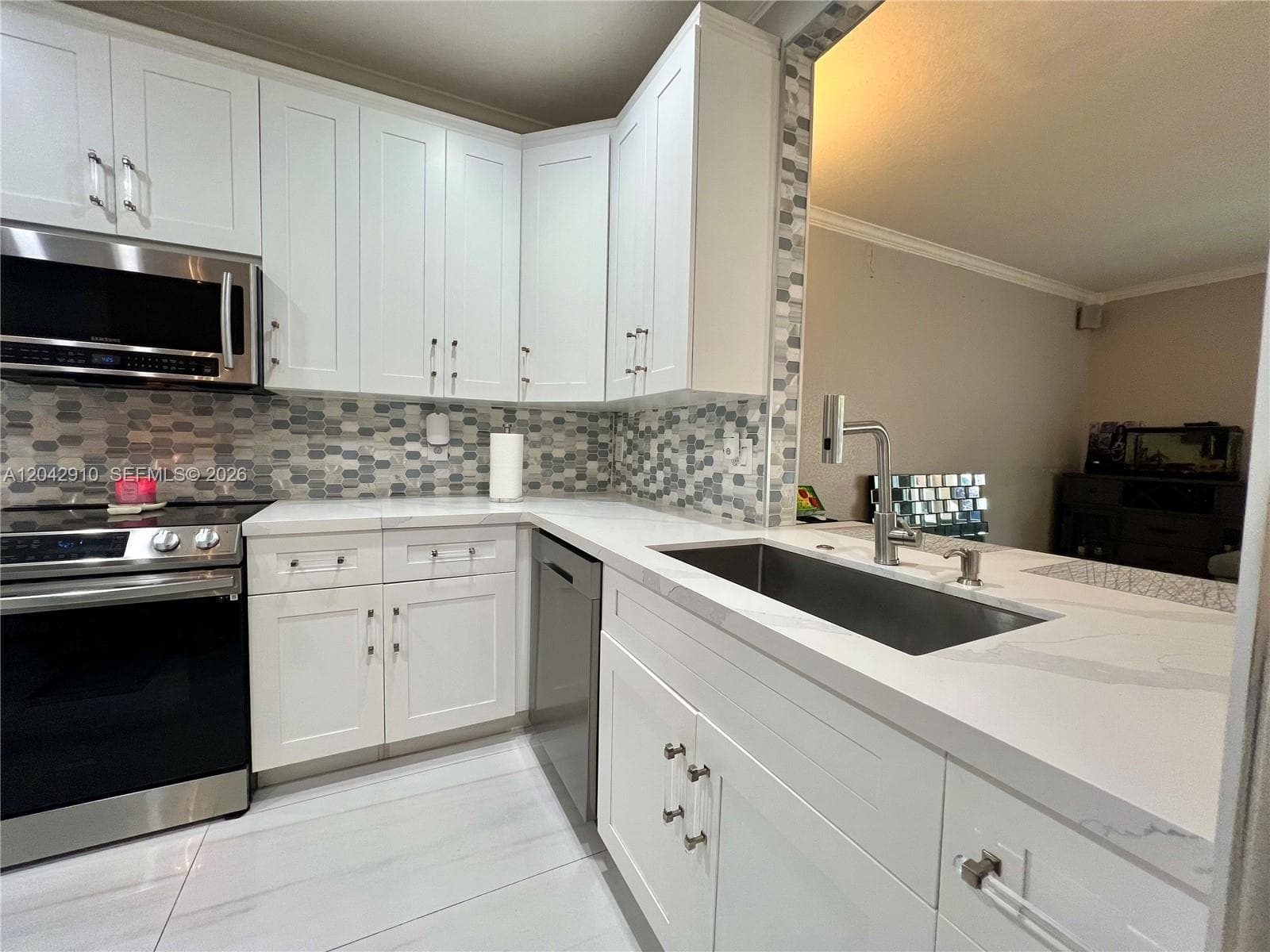 8917 NW 54th St, Sunrise, FL 33351 — zdjęcie 5