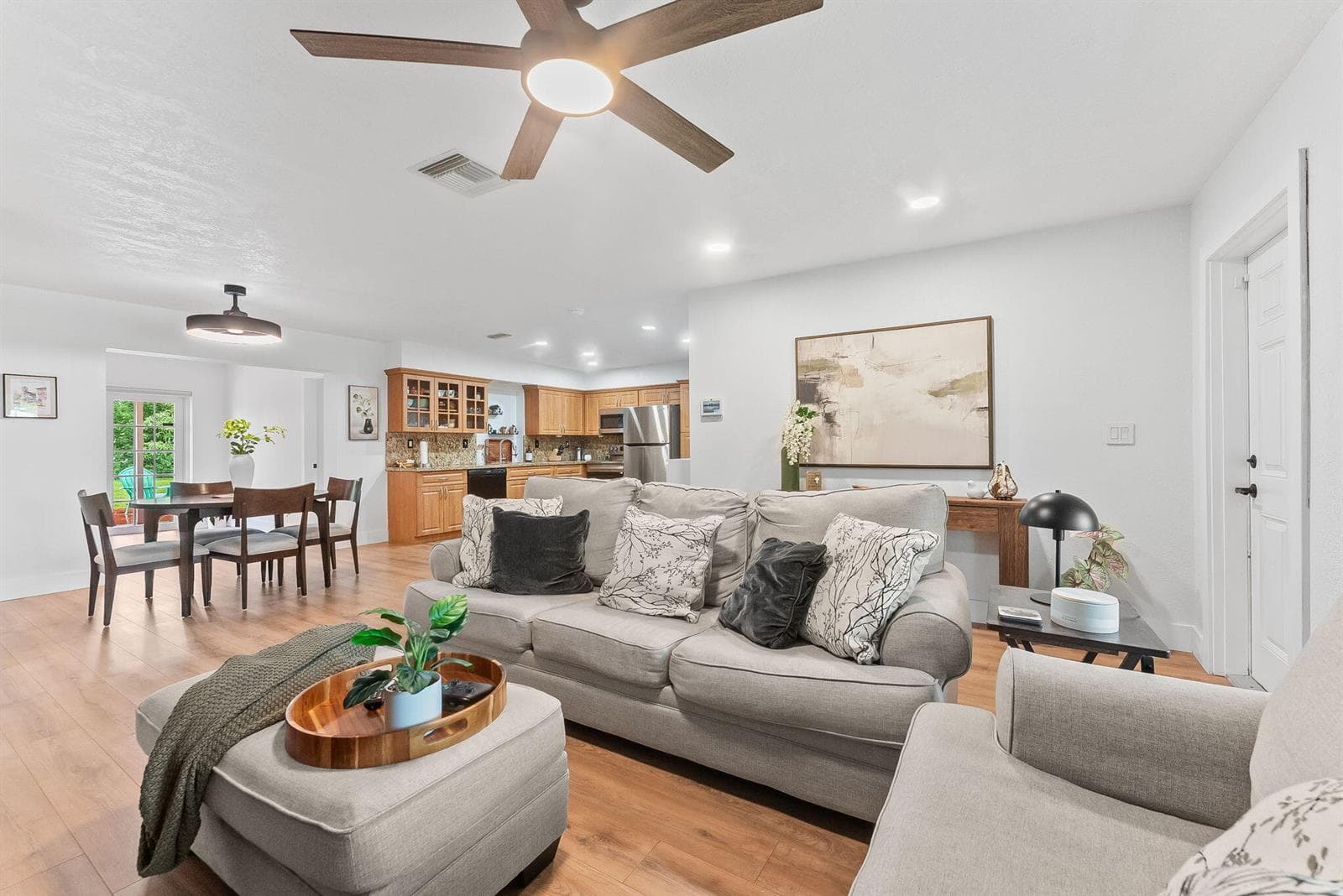 7100 NW 92nd Avenue, Tamarac, FL 33321 — zdjęcie 2