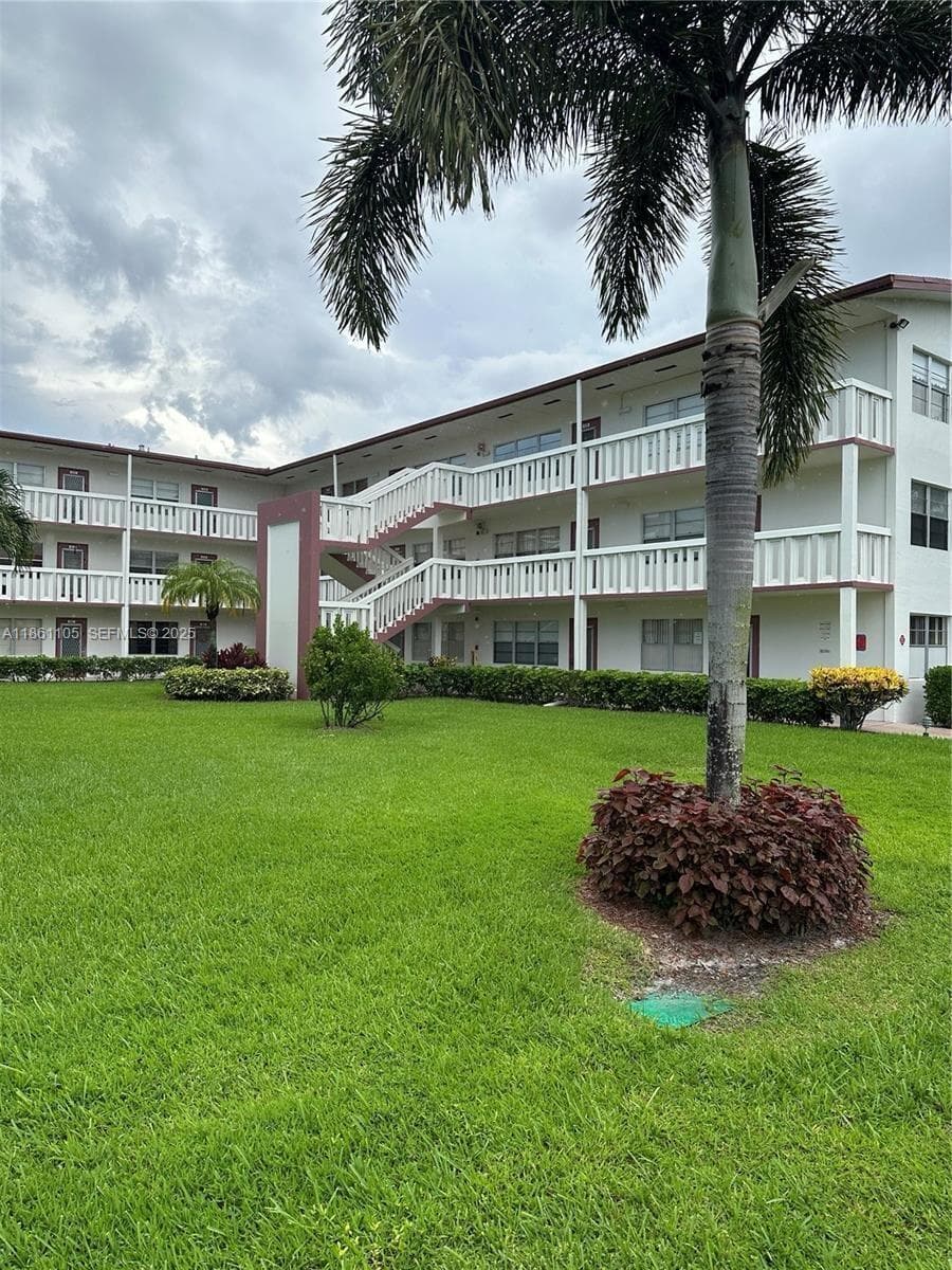 599 Fanshaw O, Boca Raton, FL 33434