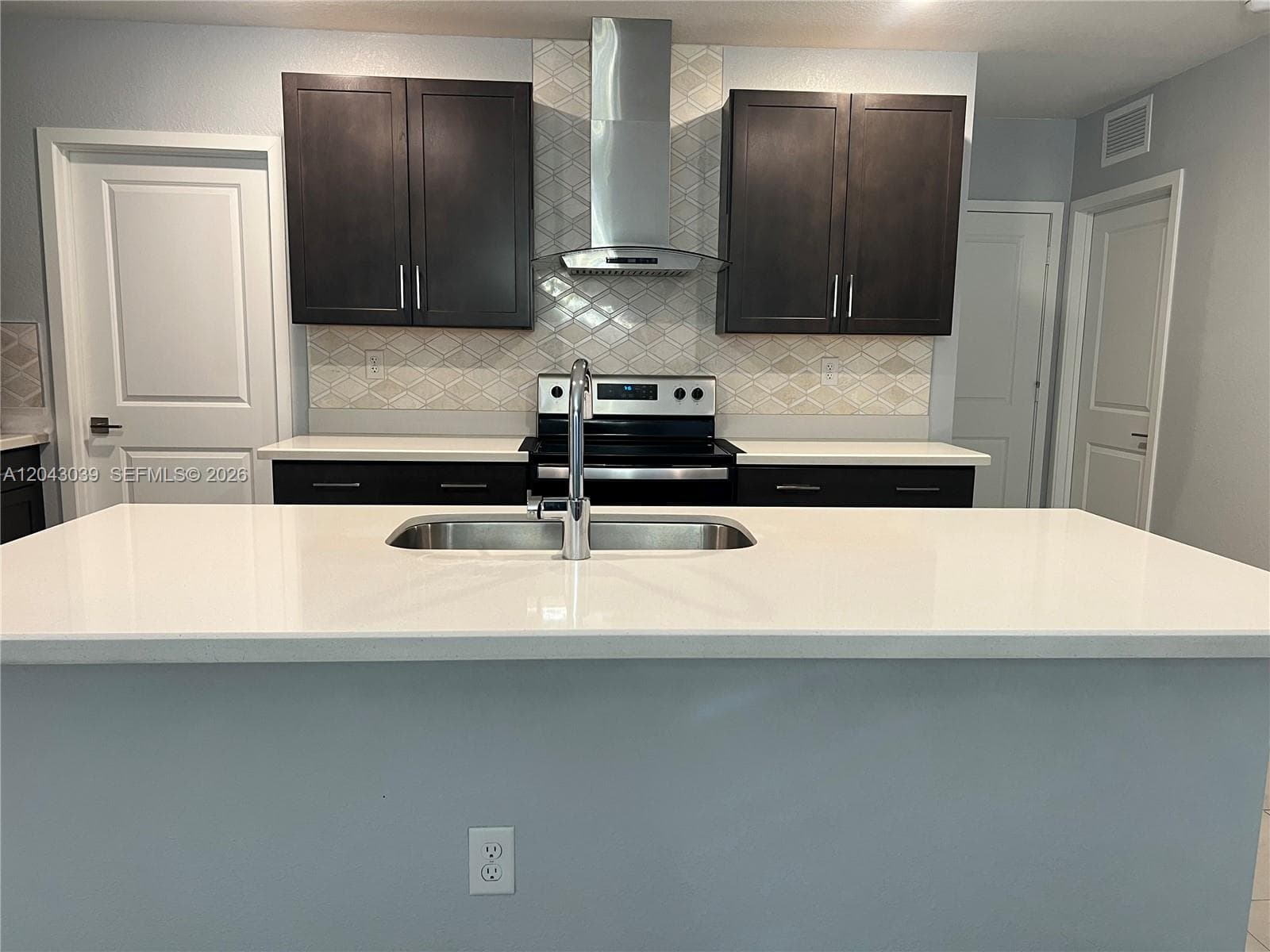 421 NE 6th Ct, Florida City, FL 33034 — zdjęcie 4