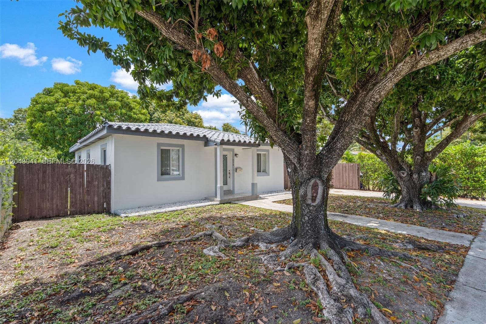 270 NW 51st Ave, Miami, FL 33126 — zdjęcie 2