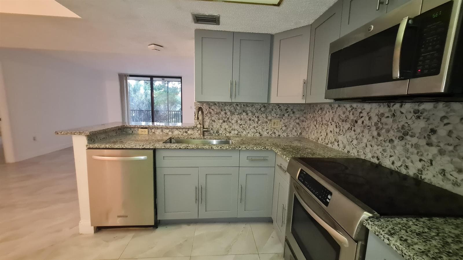 5570 NW 44th Street # 210, Lauderhill, FL 33319 — zdjęcie 5