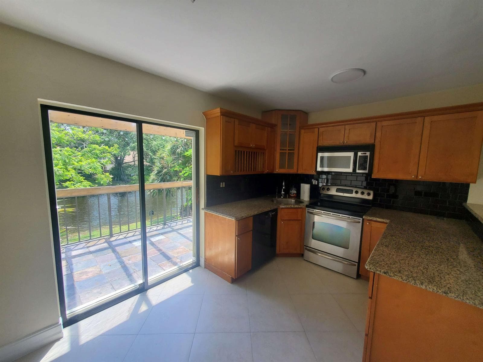12 Wimbledon Lakes Drive # 250, Plantation, FL 33324 — zdjęcie 4