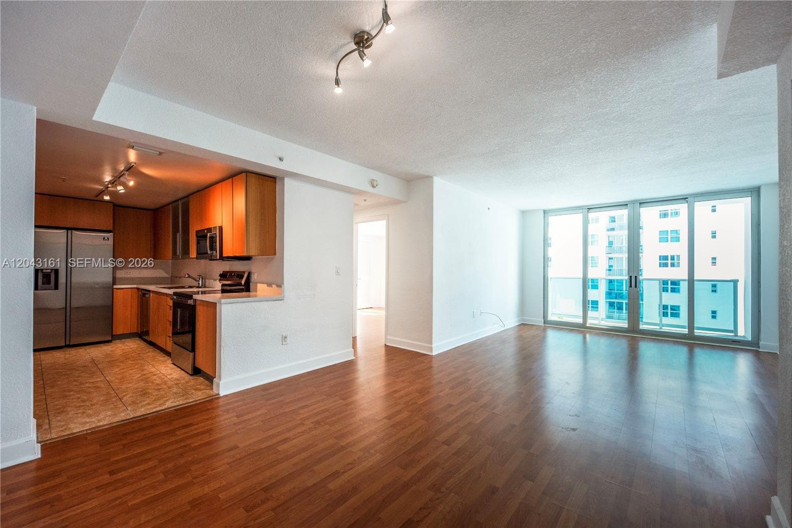 7501 E Treasure Dr # 6A, North Bay Village, FL 33141 — zdjęcie 2