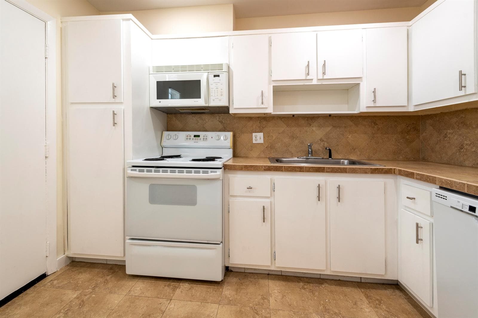 6061 N Falls Cir Drive # 402, Lauderhill, FL 33319 — zdjęcie 4