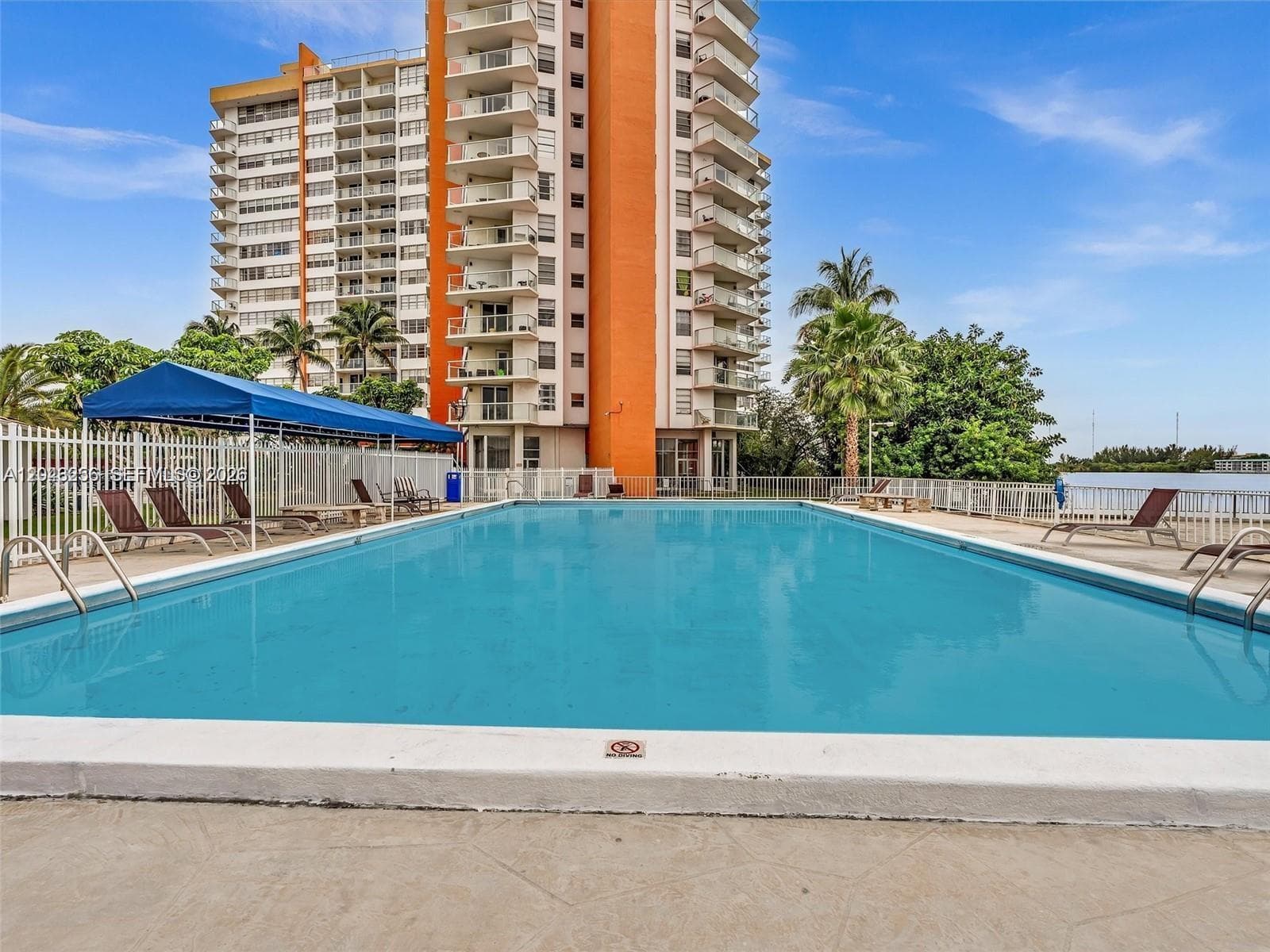 1301 NE Miami Gardens Dr # 701W, Miami, FL 33179 — zdjęcie 2