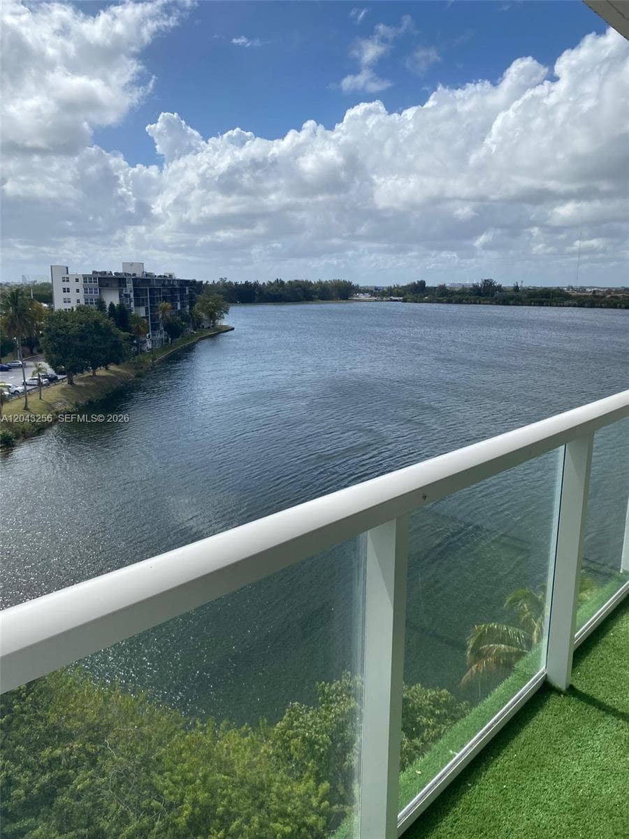 1301 NE Miami Gardens Dr # 701W, Miami, FL 33179 — zdjęcie 3