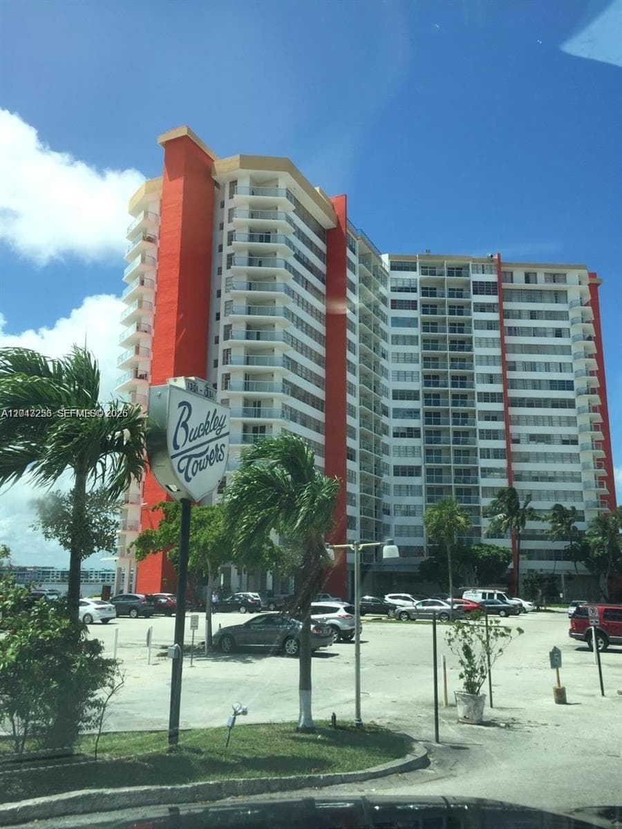 1301 NE Miami Gardens Dr # 701W, Miami, FL 33179