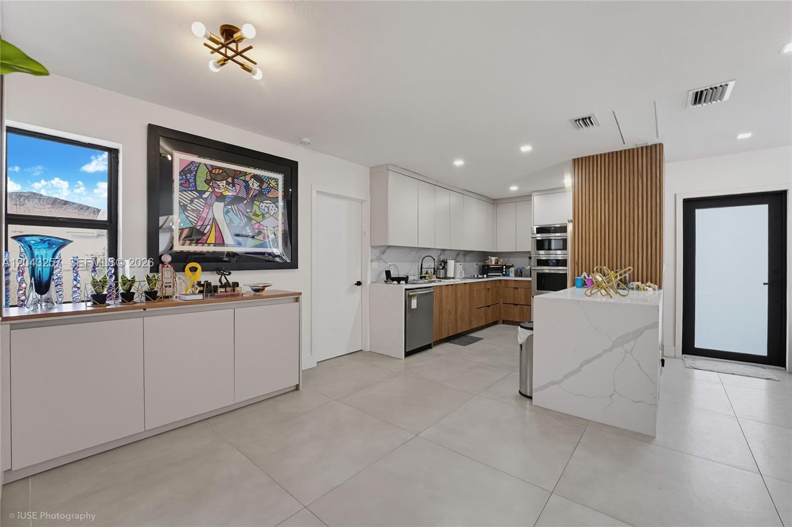 2450 NE 209th Ter, Miami, FL 33180 — zdjęcie 4