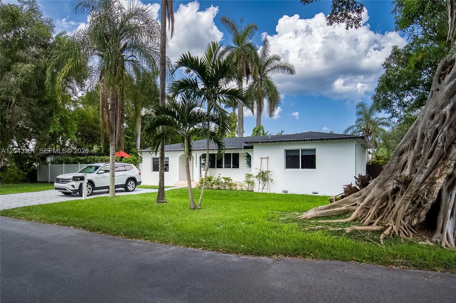 13501 NE Miami Ct, Miami, FL 33161 — zdjęcie 3