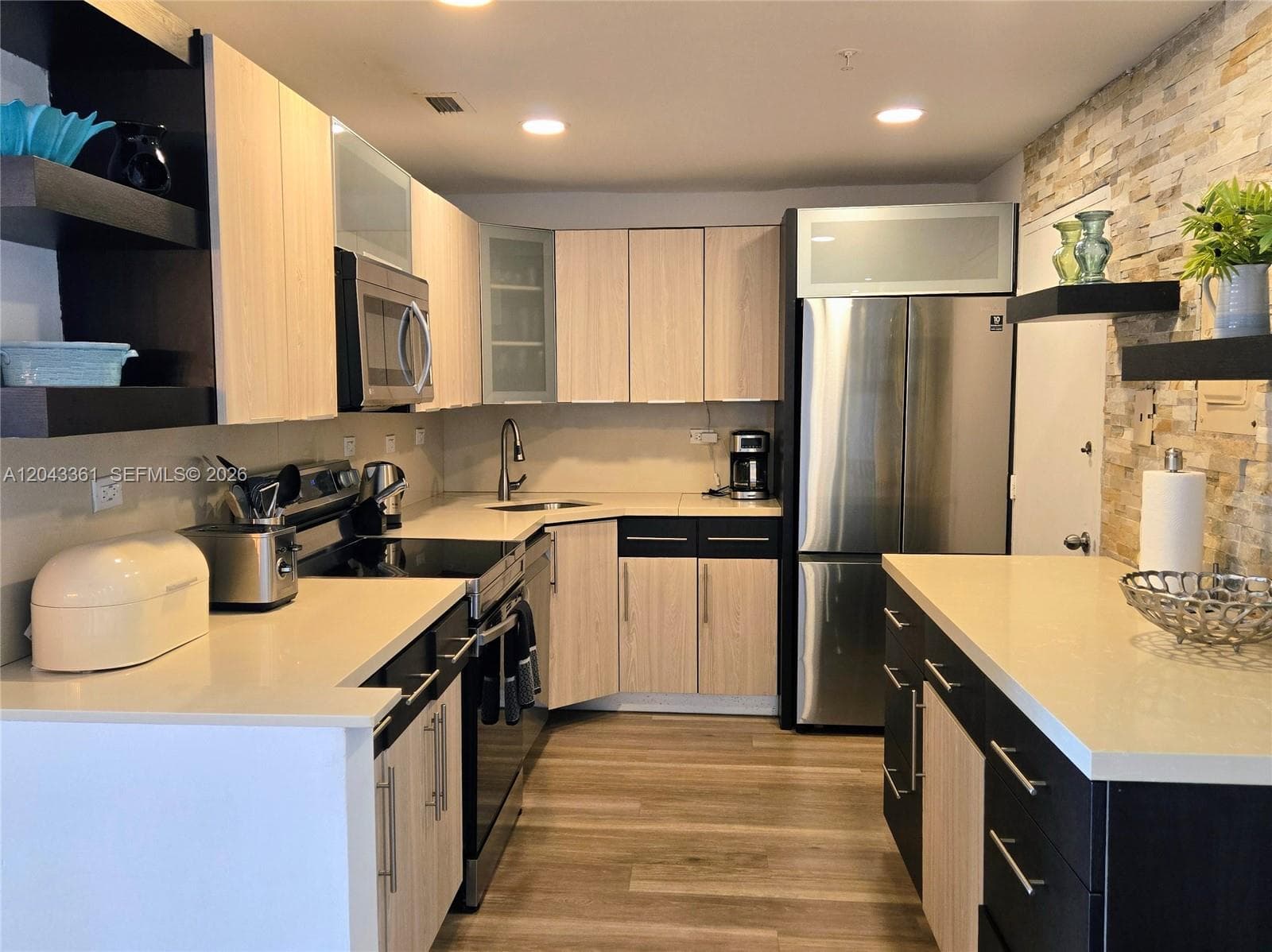 5601 Collins Ave # 520, Miami Beach, FL 33140 — zdjęcie 5