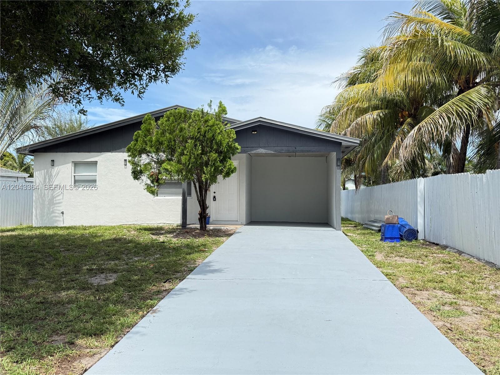96 Caroline Dr, West Palm Beach, FL 33415