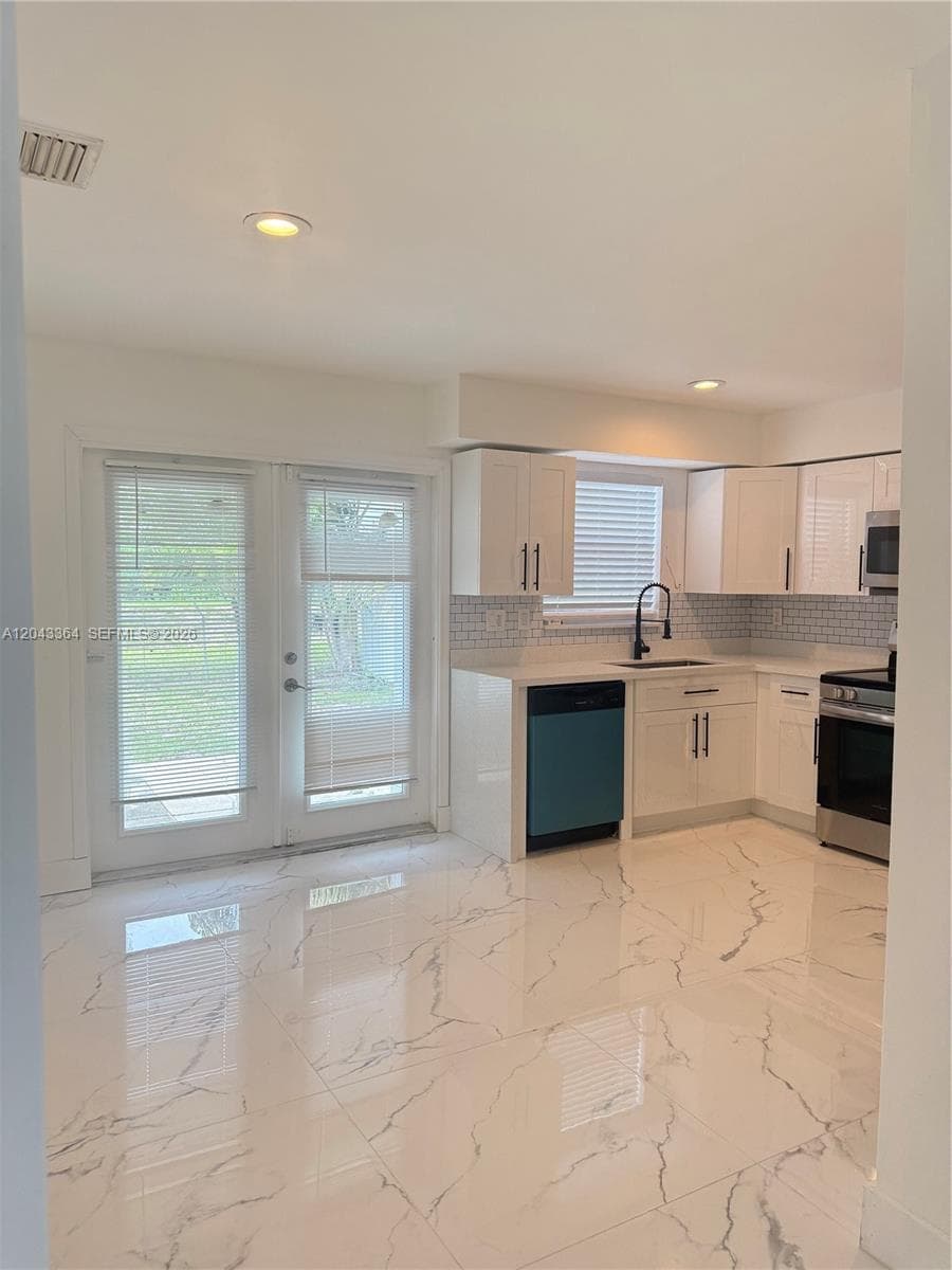 96 Caroline Dr, West Palm Beach, FL 33415 — zdjęcie 4