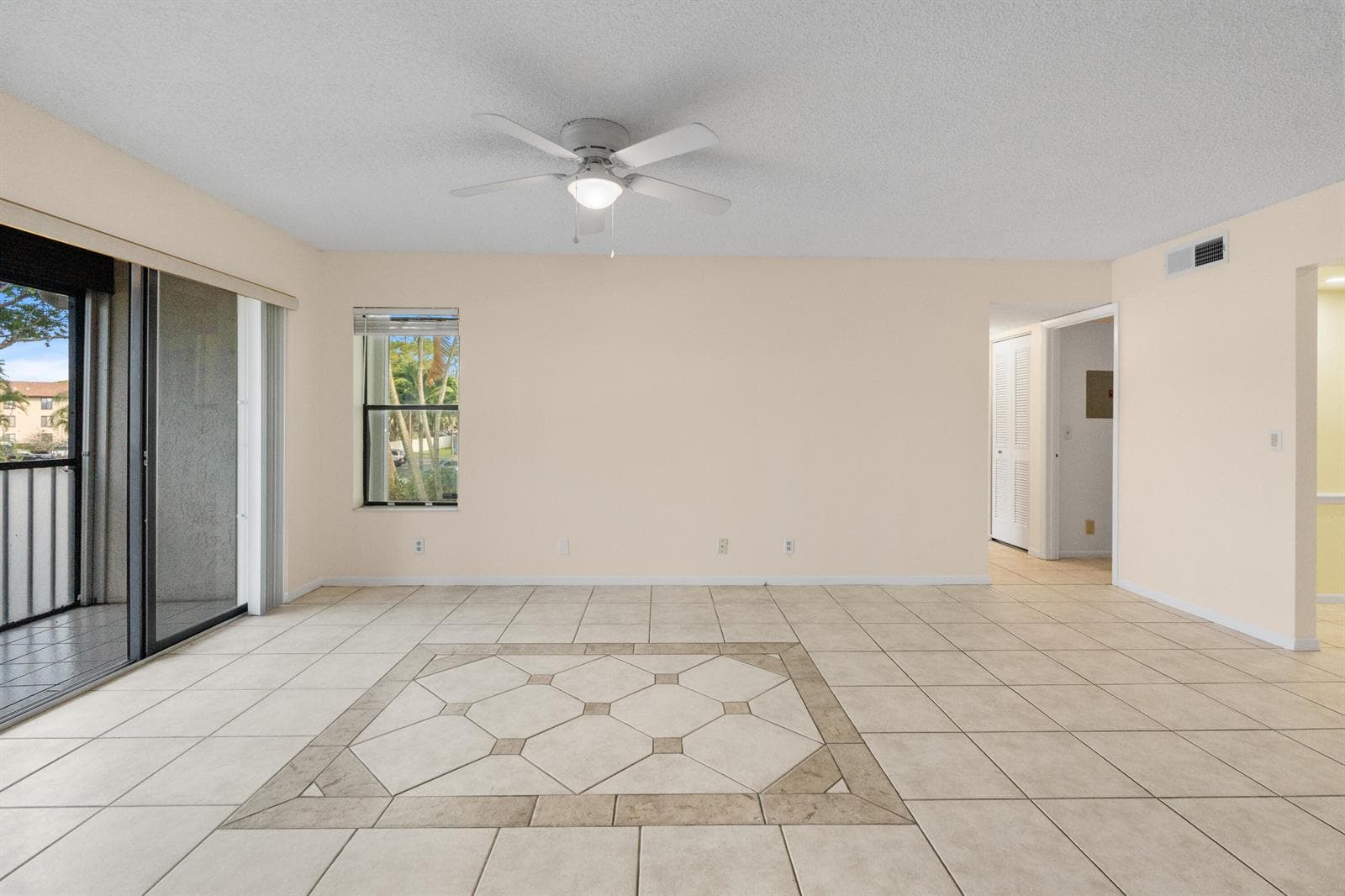 706 Sunny Pine Way # E2, FL 33415 — zdjęcie 3