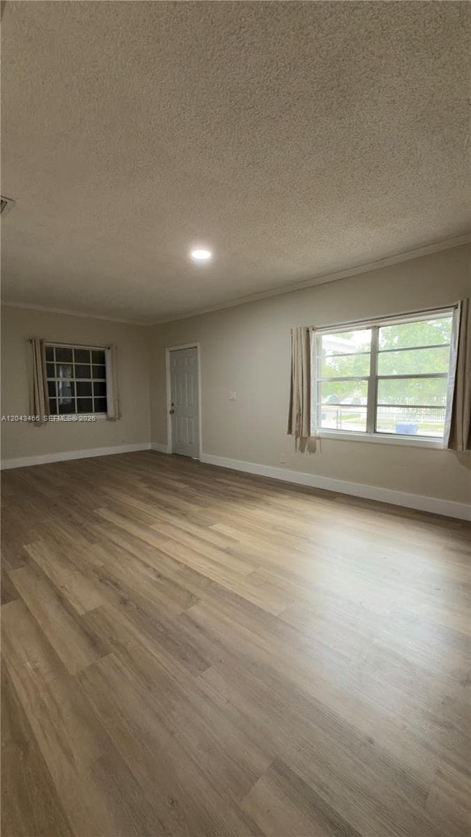103 NW 35th St, Miami, FL 33127 — zdjęcie 4