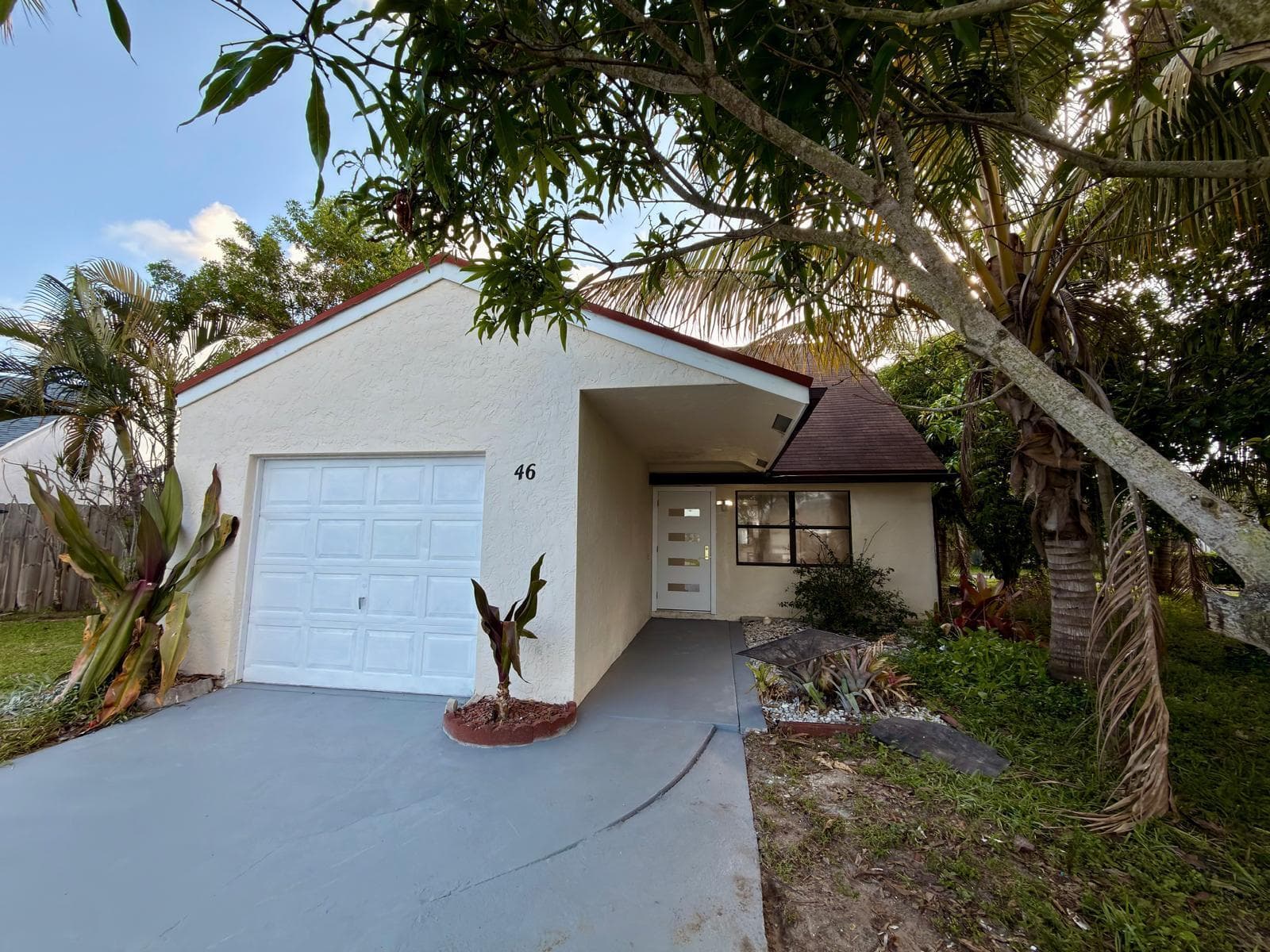 46 Tara Lakes Drive E, Boynton Beach, FL 33436
